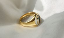 Cargar imagen en el visor de la galería, Yin and Yang Ring
