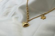 Cargar imagen en el visor de la galería, Heart &amp; Star Necklace
